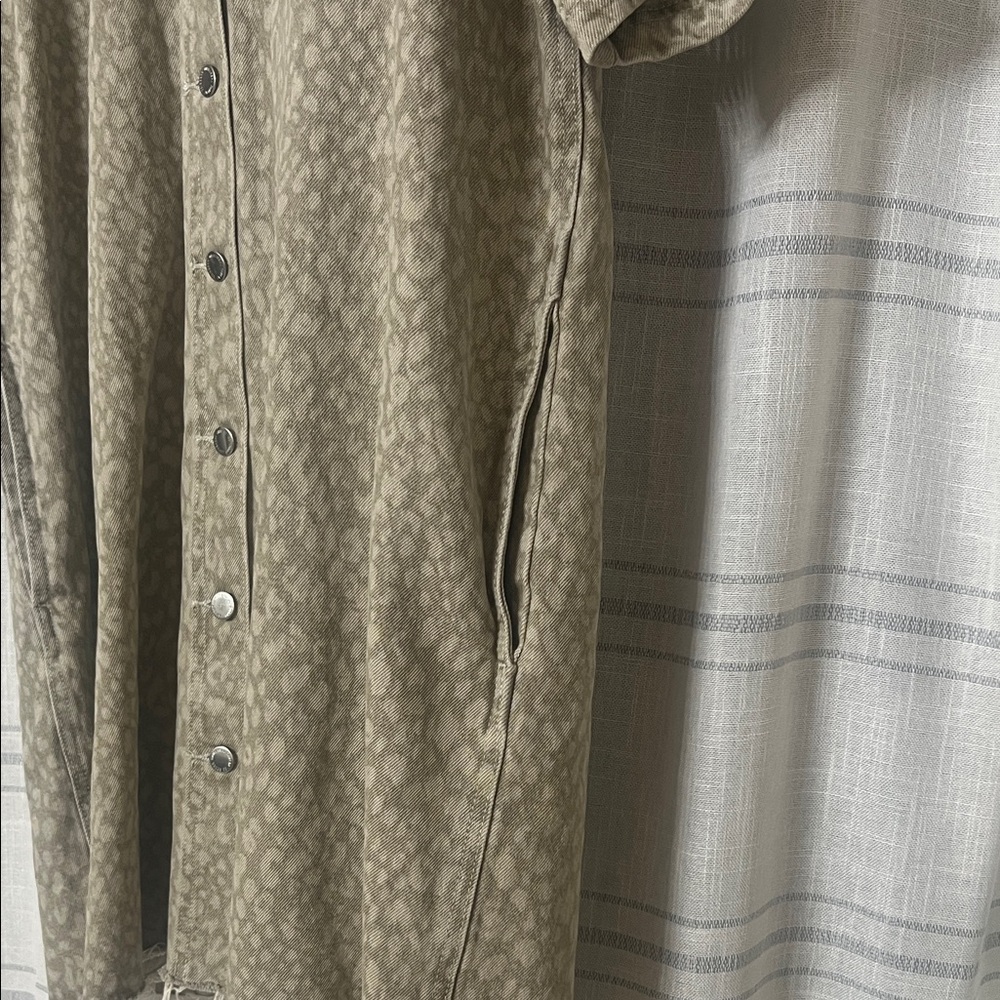 Universal Thread Olive-Green Short Sleeve Button Down Dress - Picture 3 of 4